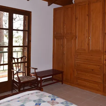 Seaside In Alikes, Chalkida