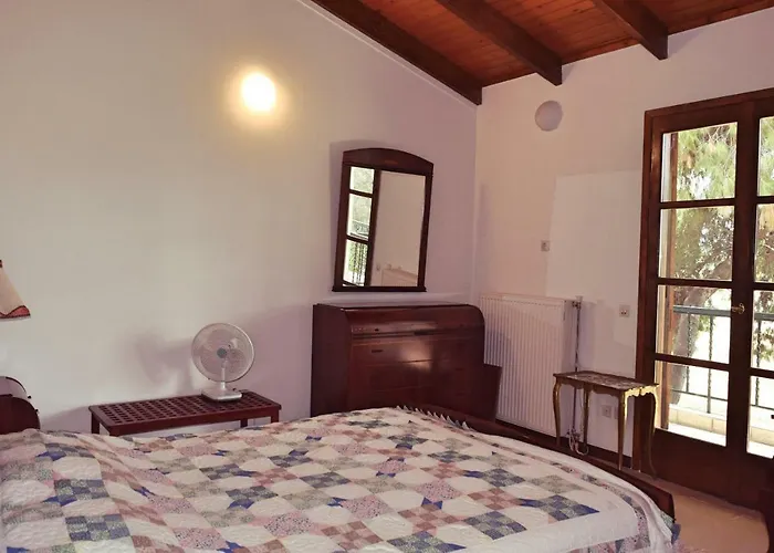 Seaside In Alikes, Chalkida Villa *