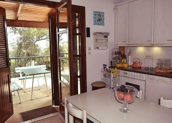 Seaside In Alikes, Chalkida Villa *