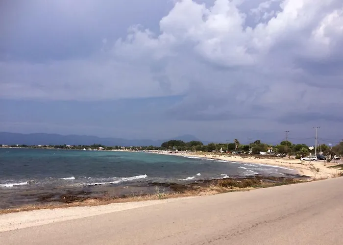 Seaside In Alikes, Chalkida * Dhrosiá