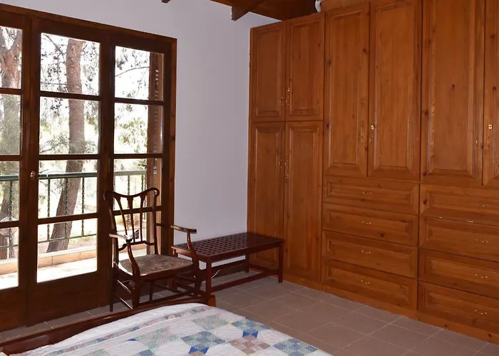 Seaside In Alikes, Chalkida