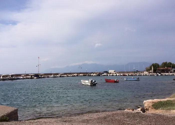 Seaside In Alikes, Chalkida